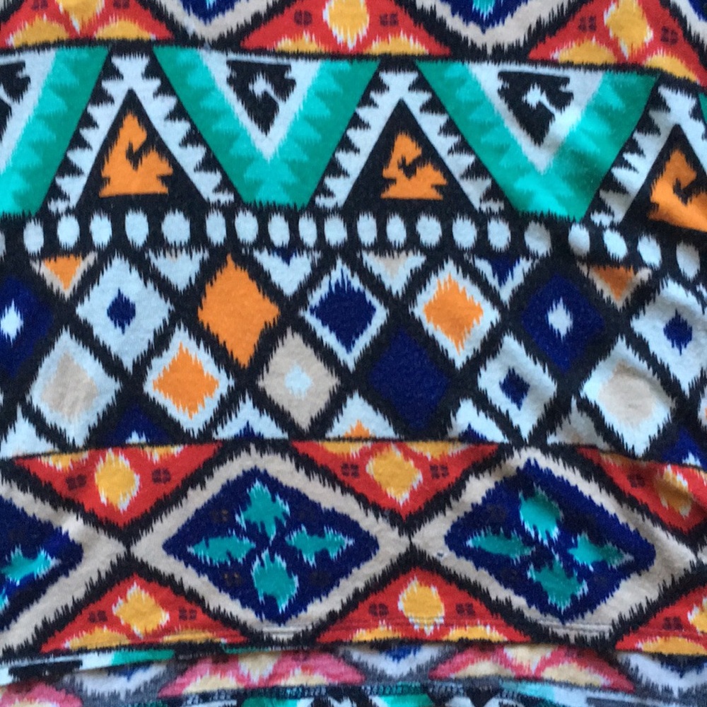 Colorful Aztec top - Picture 2 of 2